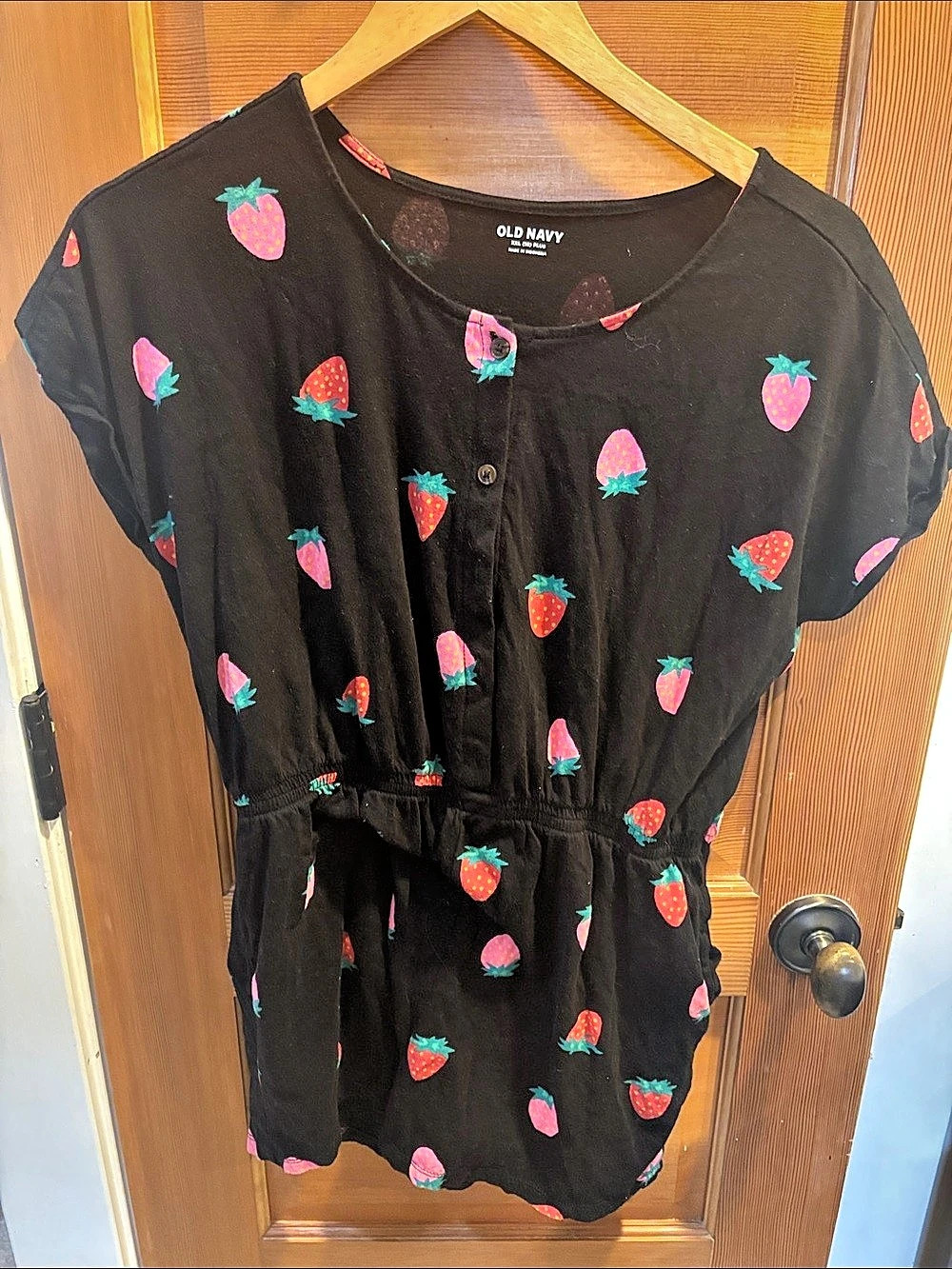 KIDS Old Navy Strawberry Print Romper Size XXL (18)